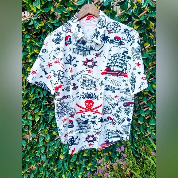 🔹 Men’s Pirate Themed Button Up Shirt - Picture 1 of 3